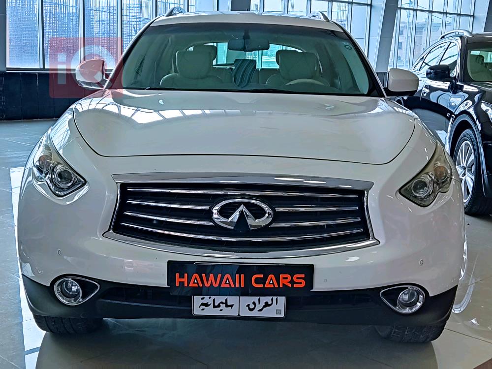 Infiniti QX70